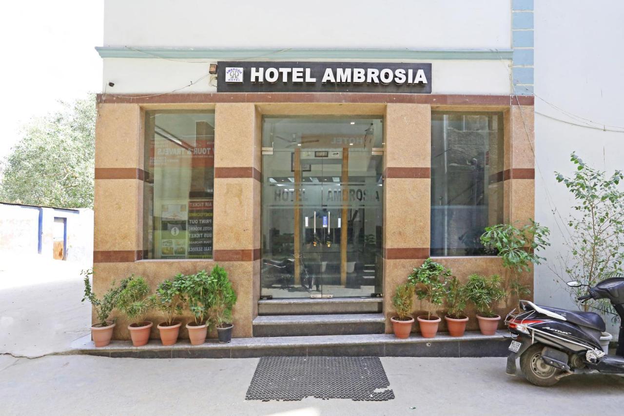 Hotel Ambrosia - A Boutique Hotel New Delhi Bagian luar foto