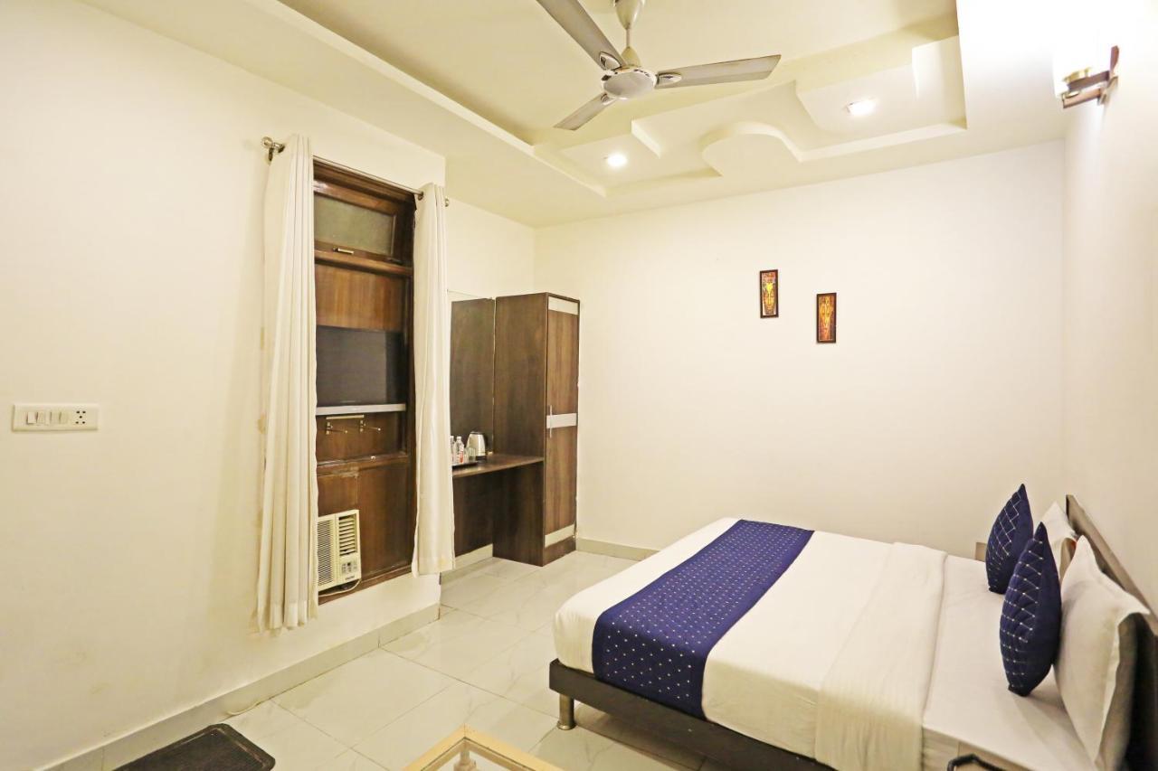 Hotel Ambrosia - A Boutique Hotel New Delhi Bagian luar foto