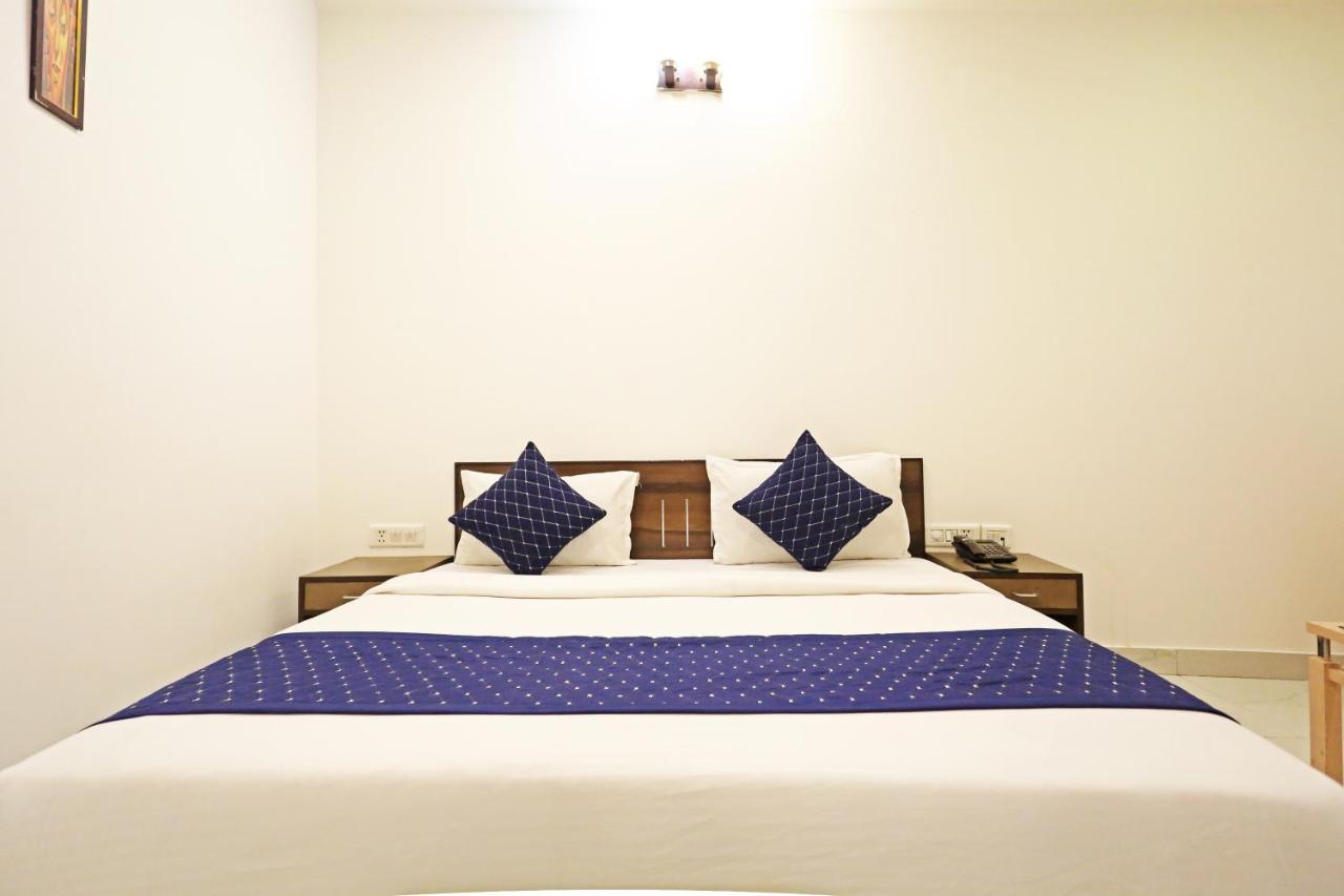 Hotel Ambrosia - A Boutique Hotel New Delhi Bagian luar foto