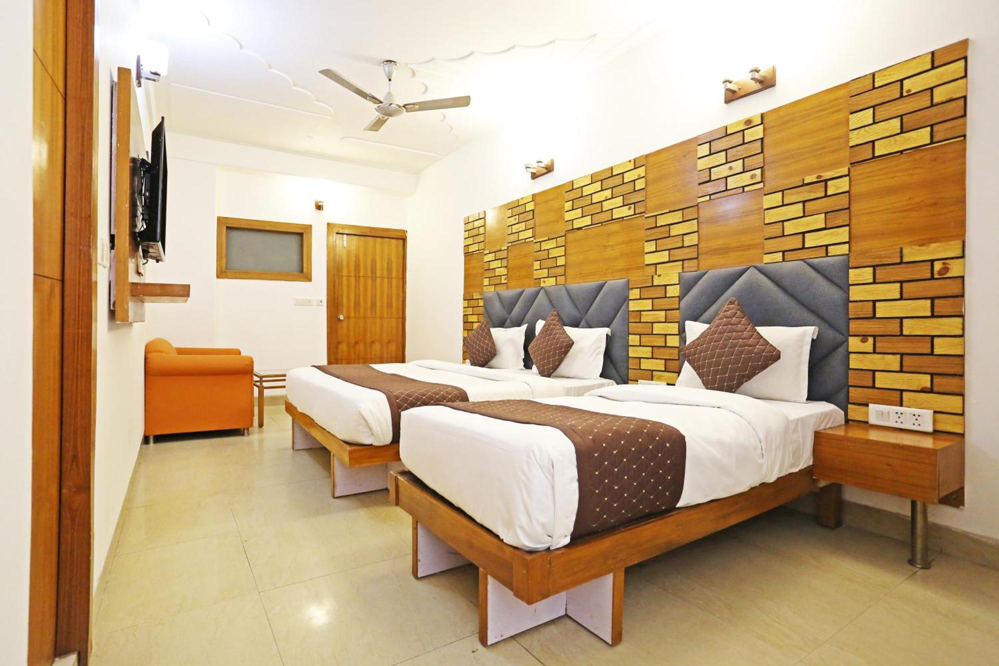 Hotel Ambrosia - A Boutique Hotel New Delhi Bagian luar foto