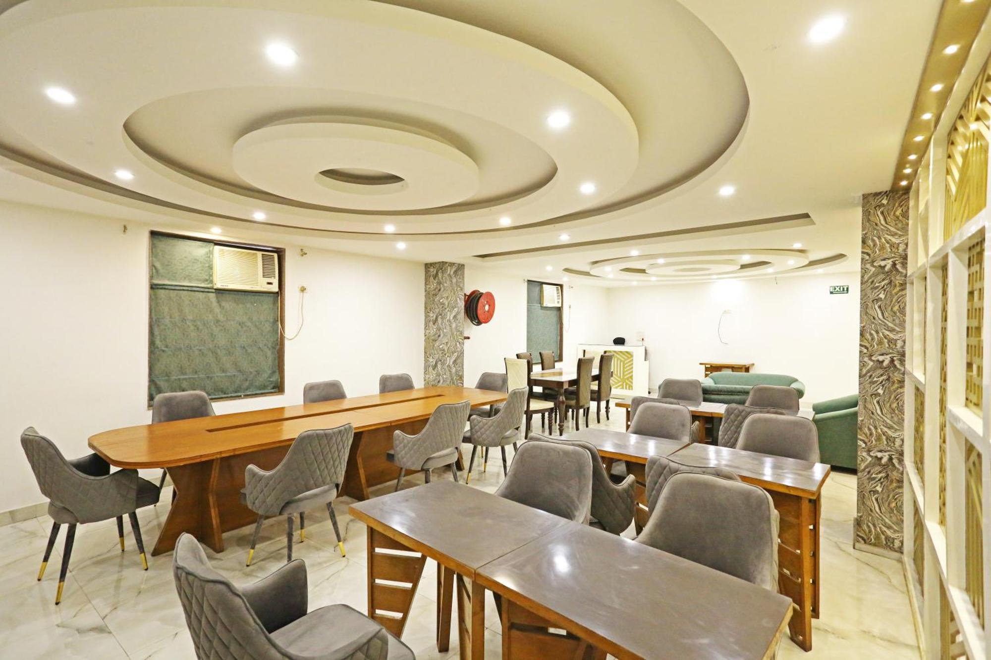 Hotel Ambrosia - A Boutique Hotel New Delhi Bagian luar foto