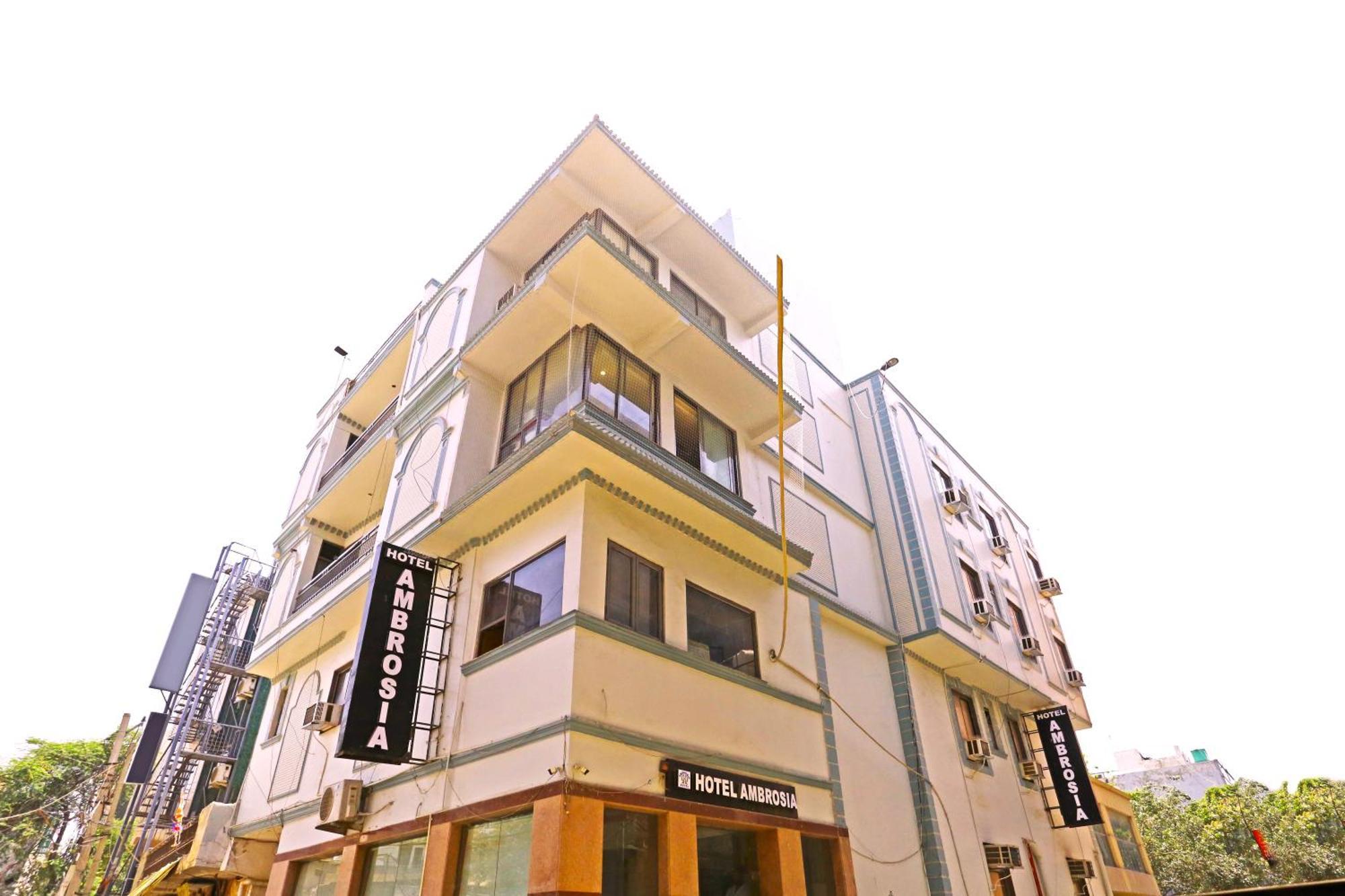 Hotel Ambrosia - A Boutique Hotel New Delhi Bagian luar foto
