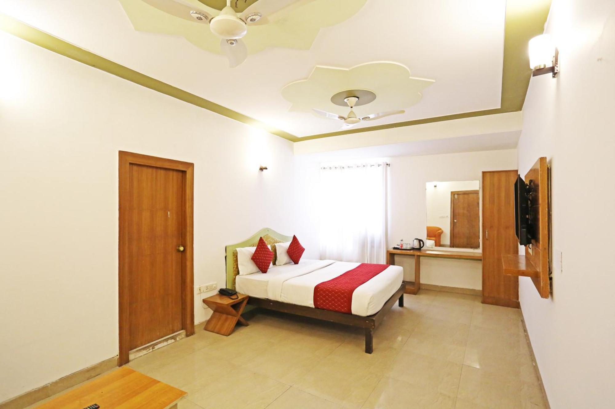 Hotel Ambrosia - A Boutique Hotel New Delhi Bagian luar foto