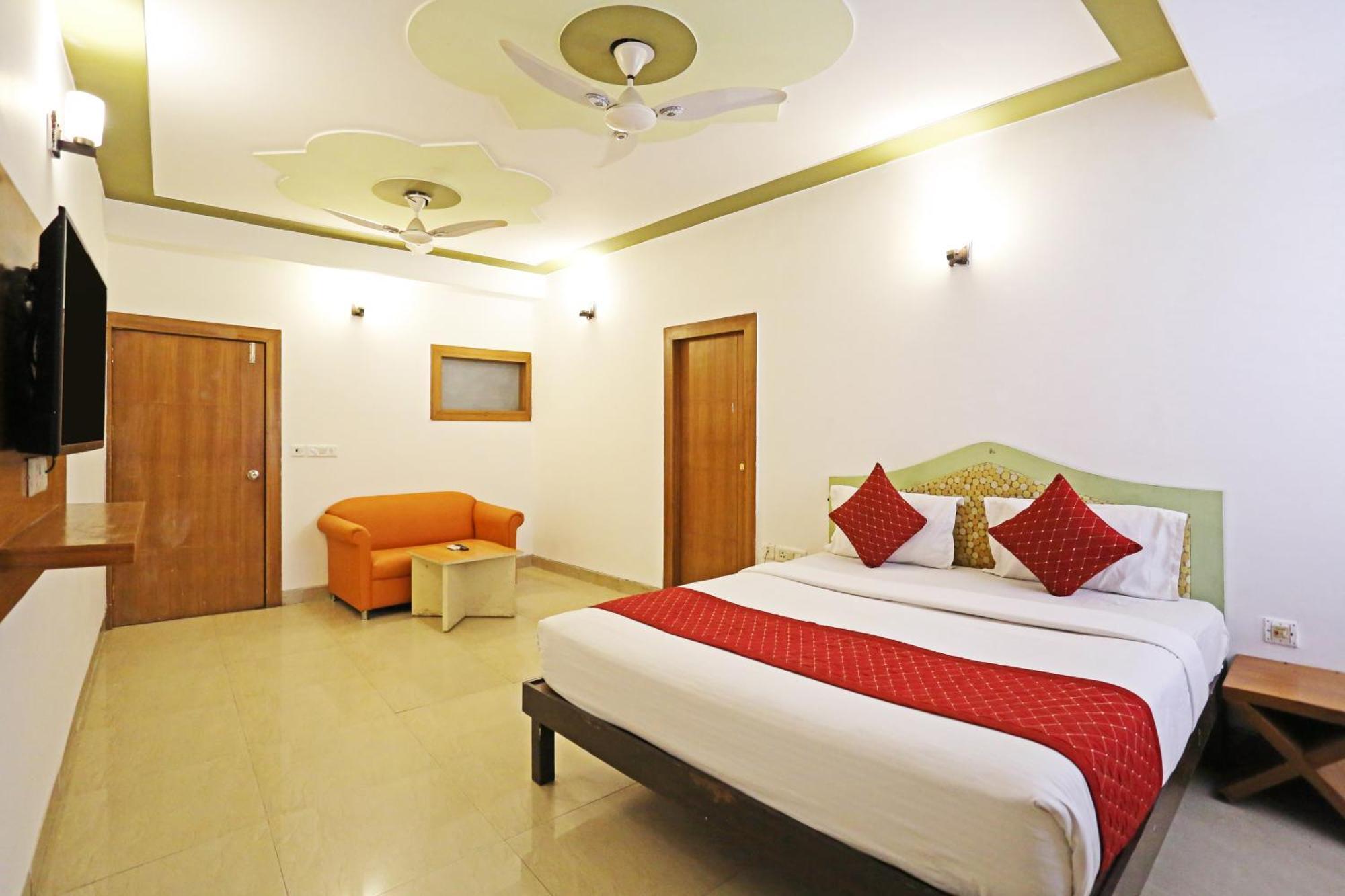 Hotel Ambrosia - A Boutique Hotel New Delhi Bagian luar foto